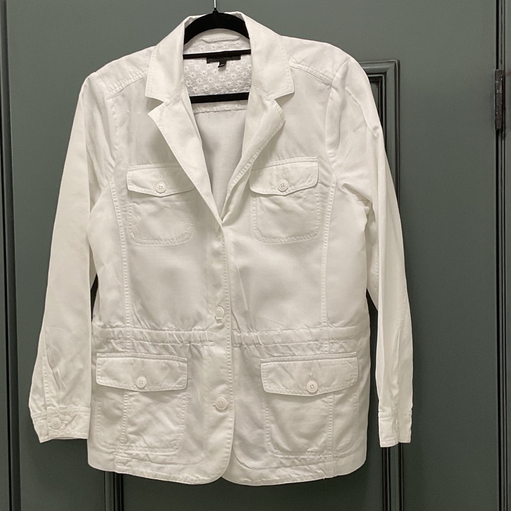 Talbots White Utility Blazer with Patch Pockets; built in adjustable belt